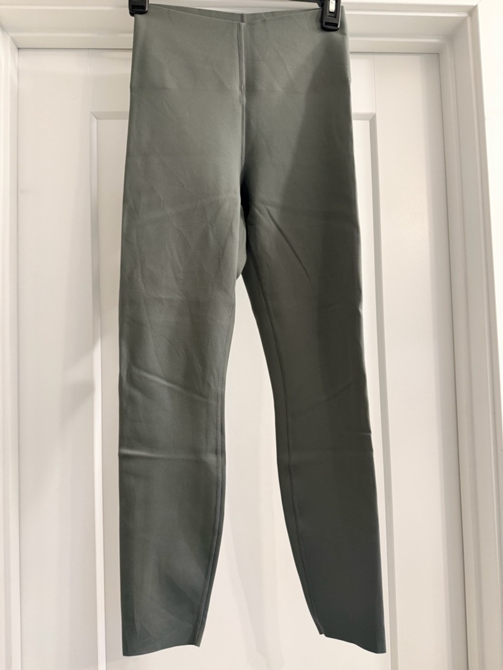 Lululemon Glow Up Leggings 25” size 6 - Picture 2 of 4
